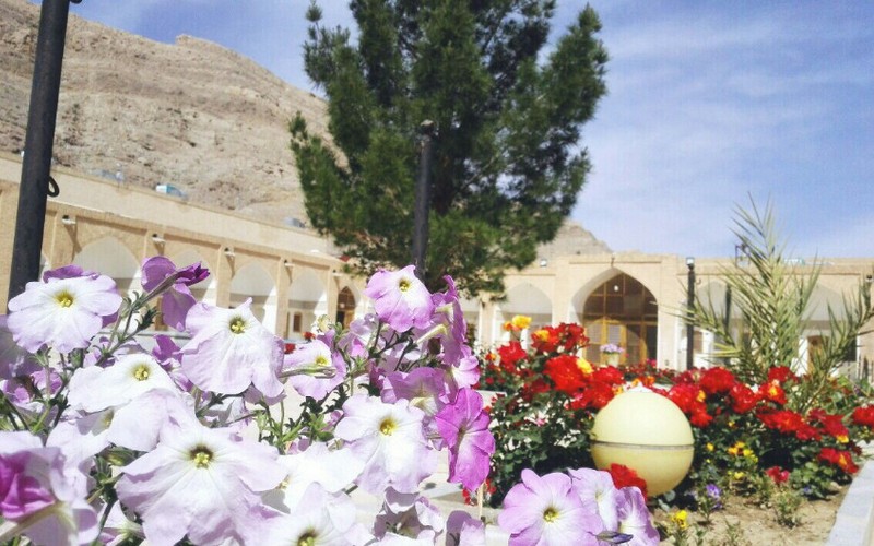 نمای هتل منتظران