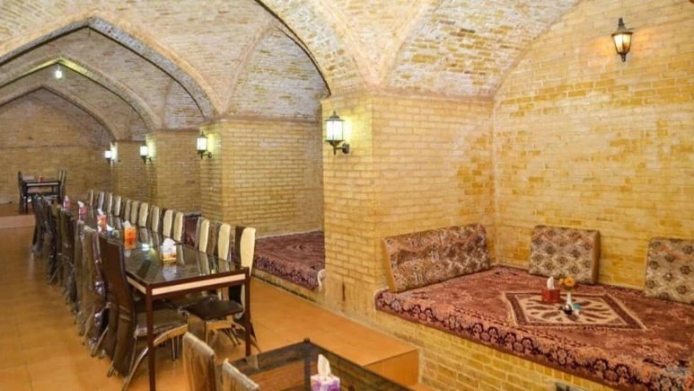 رستوران سنتی هتل منتظران